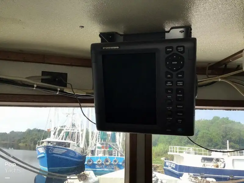 Trallers pārdod
