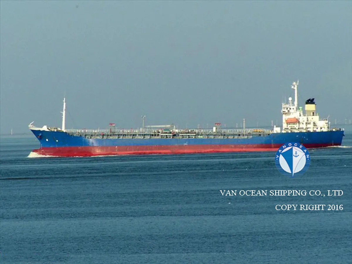 Naftas / Ķīmisko vielu tankkuģis pārdod