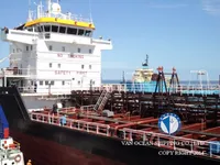 Naftas / Ķīmisko vielu tankkuģis pārdod