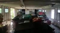 Trallers pārdod