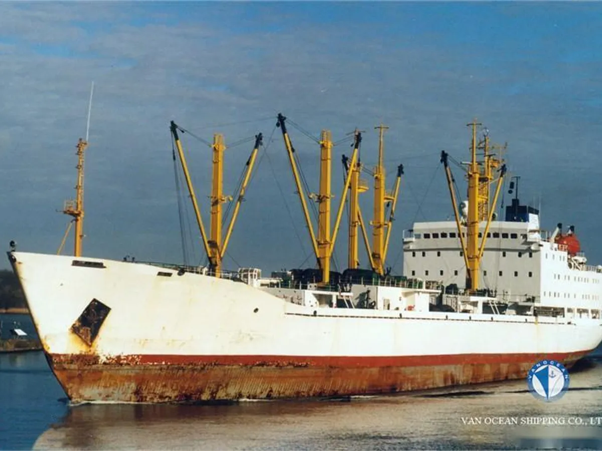 Reefer kuģis pārdod
