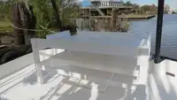 Trallers pārdod