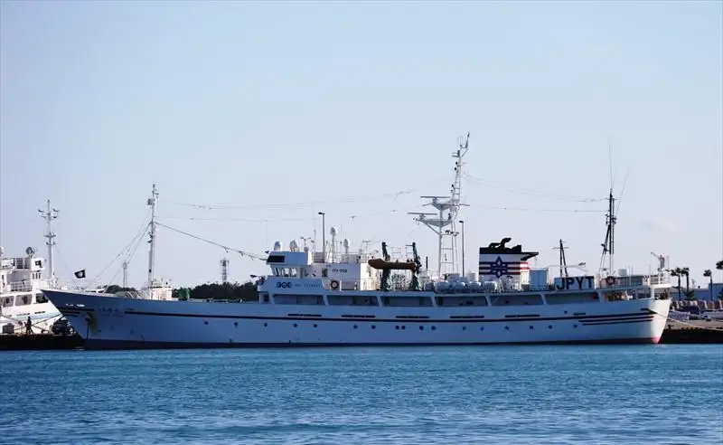 Hidrogrāfiskais kuģis pārdod