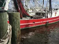 Trallers pārdod