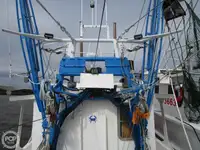 Trallers pārdod
