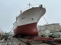 Trallers pārdod