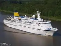 Kruīza kuģis pārdod