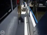 Trallers pārdod