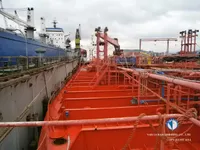 Naftas / Ķīmisko vielu tankkuģis pārdod
