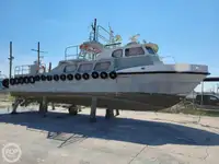 Apkalpes kuģis pārdod