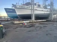 Trallers pārdod