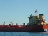 Naftas / Ķīmisko vielu tankkuģis pārdod