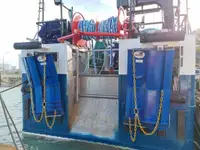 Trallers pārdod