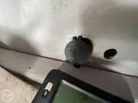 Trallers pārdod
