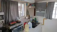 Trallers pārdod