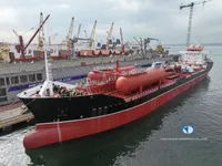 Naftas / Ķīmisko vielu tankkuģis pārdod