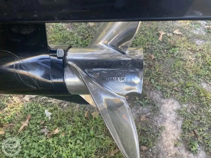 Trallers pārdod
