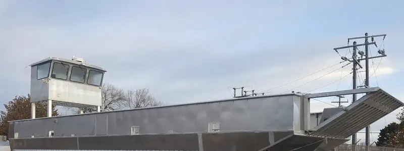 Desanta kuģis, tankkuģis pārdod