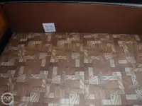 Trallers pārdod