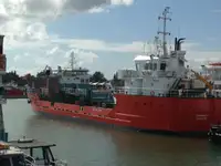 Desanta kuģis, tankkuģis pārdod