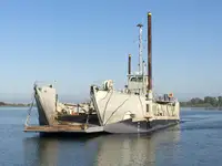Desanta kuģis, tankkuģis pārdod