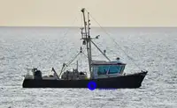 Staru trallera zvejas kuģis pārdod