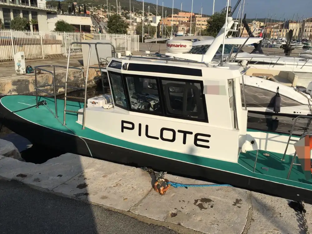 Pilotkuģis pārdod