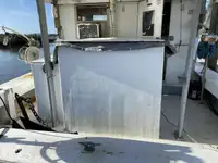 Trallers pārdod