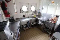 Peldošs viesnīca pārdod