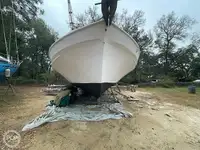 Trallers pārdod