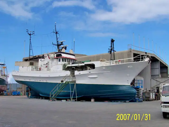 Trallers pārdod