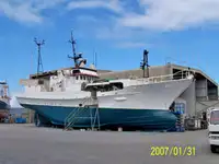 Trallers pārdod