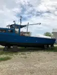 Trallers pārdod