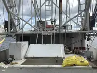Trallers pārdod
