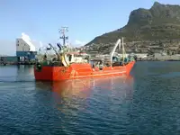 Trallers pārdod