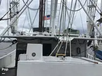 Trallers pārdod