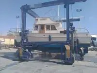 Naftas / Ķīmisko vielu tankkuģis pārdod