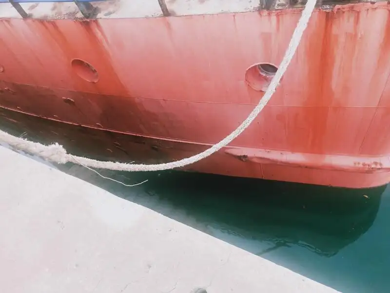 Desanta kuģis, tankkuģis pārdod