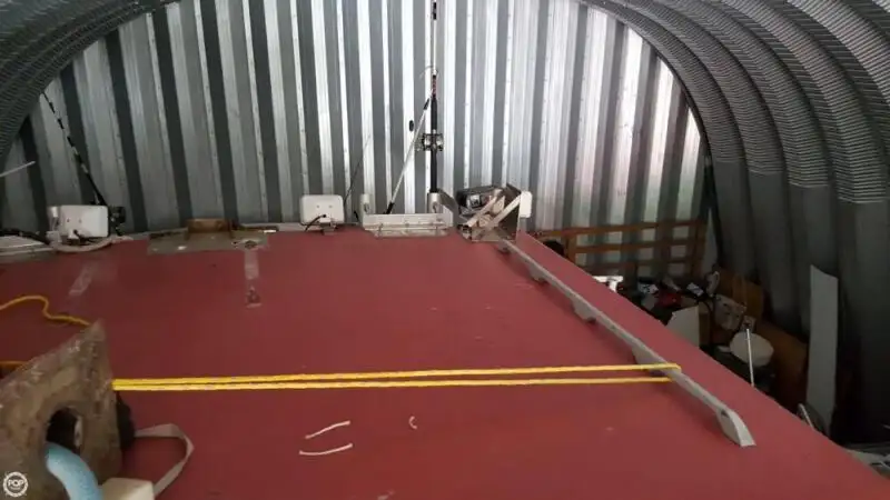 Trallers pārdod