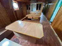 Trallers pārdod