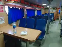 Apkalpes kuģis pārdod