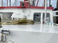 Staru trallera zvejas kuģis pārdod