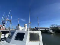 Trallers pārdod