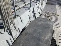 Desanta kuģis, tankkuģis pārdod
