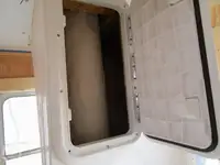 Trallers pārdod