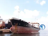 Naftas / Ķīmisko vielu tankkuģis pārdod
