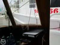 Trallers pārdod