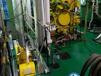 Naftas / Ķīmisko vielu tankkuģis pārdod