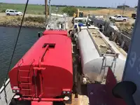 Desanta kuģis, tankkuģis pārdod