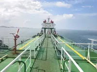 Naftas / Ķīmisko vielu tankkuģis pārdod